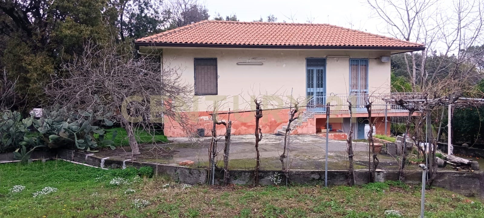 Villa con giardino in via fossa gelata, Zafferana Etnea