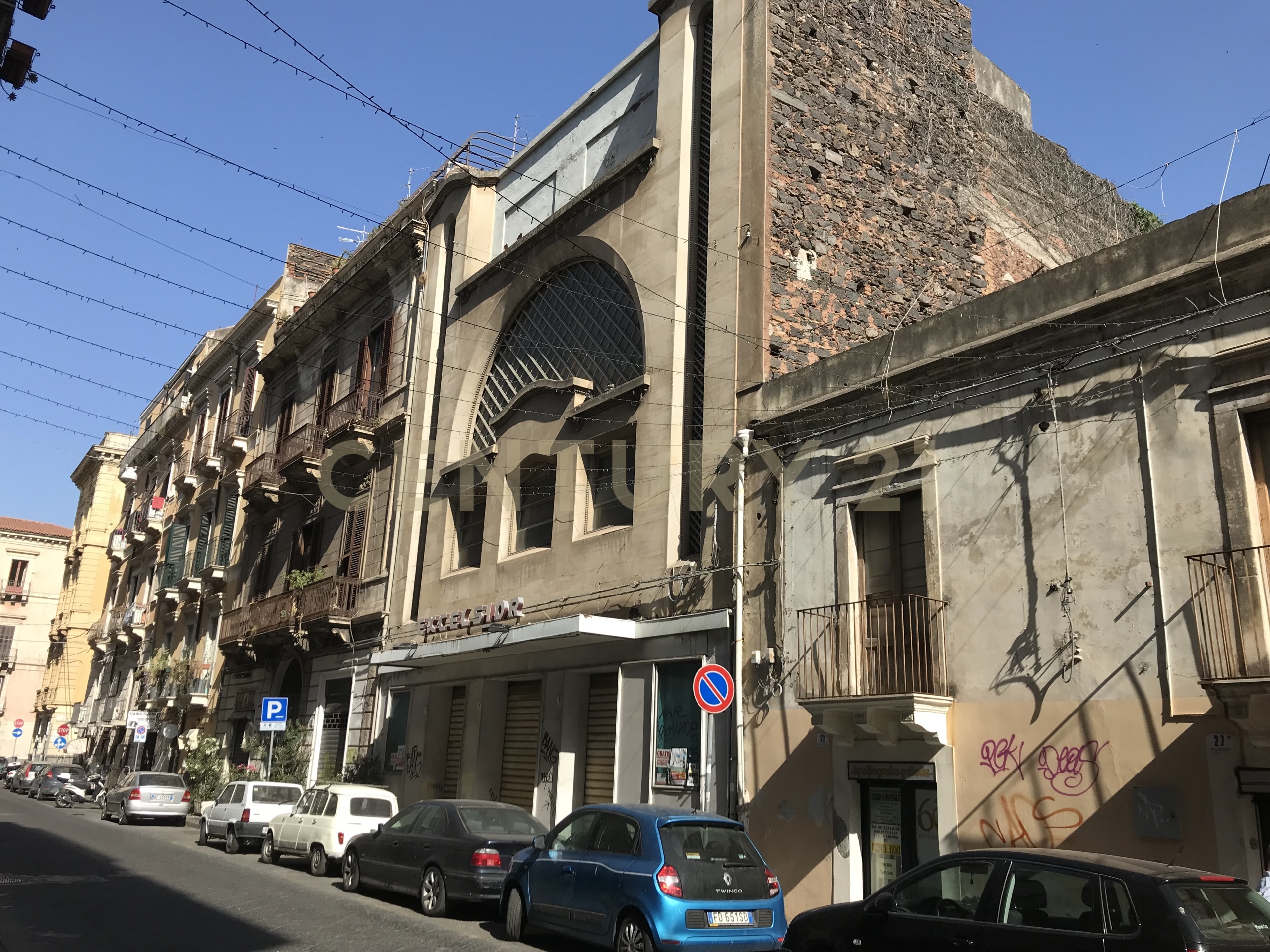 Locale commerciale da ristrutturare in via giuseppe de felice 19, Catania