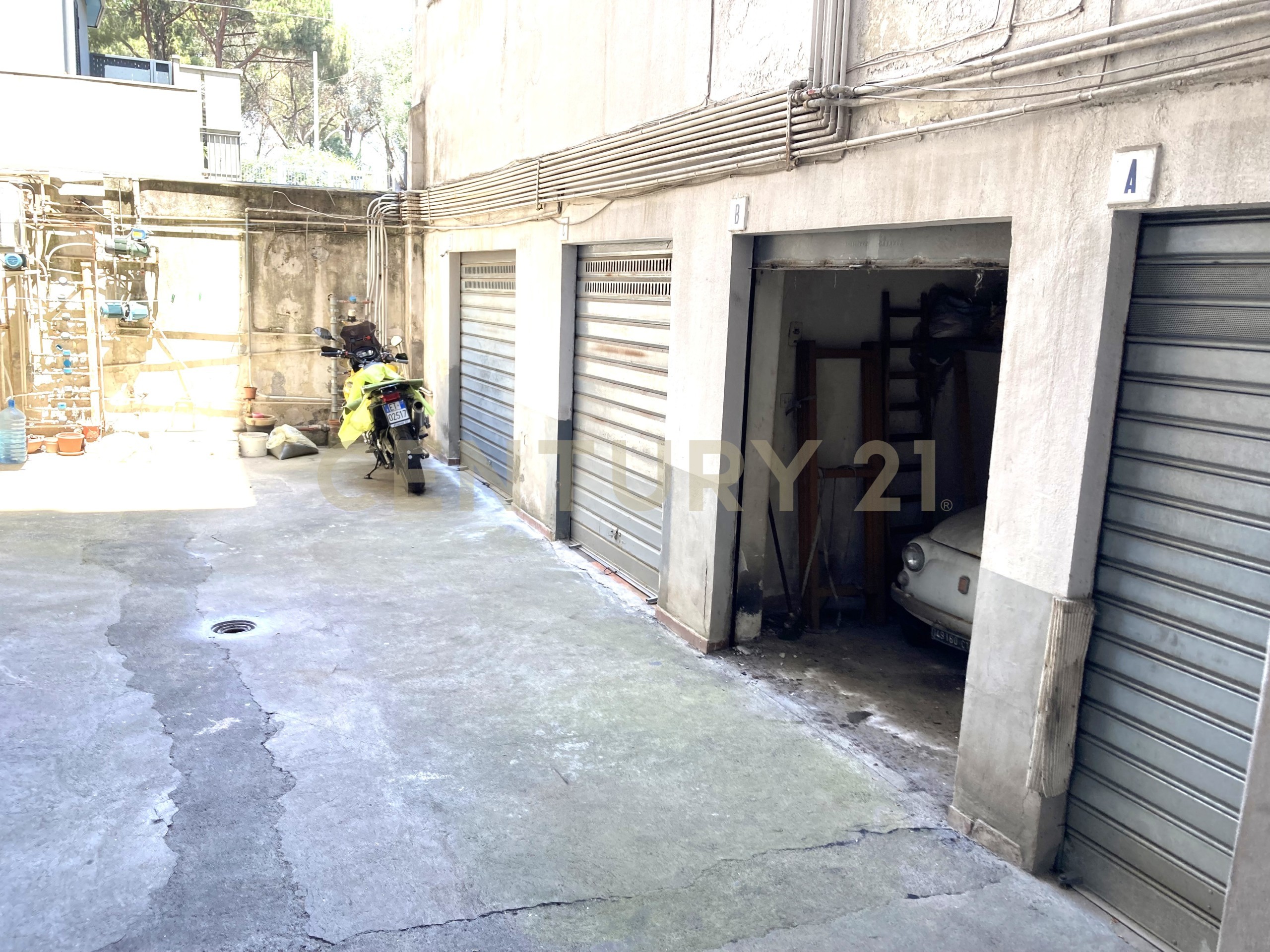 Box/Garage 10mq da ristrutturare in via cagliari 55, Catania