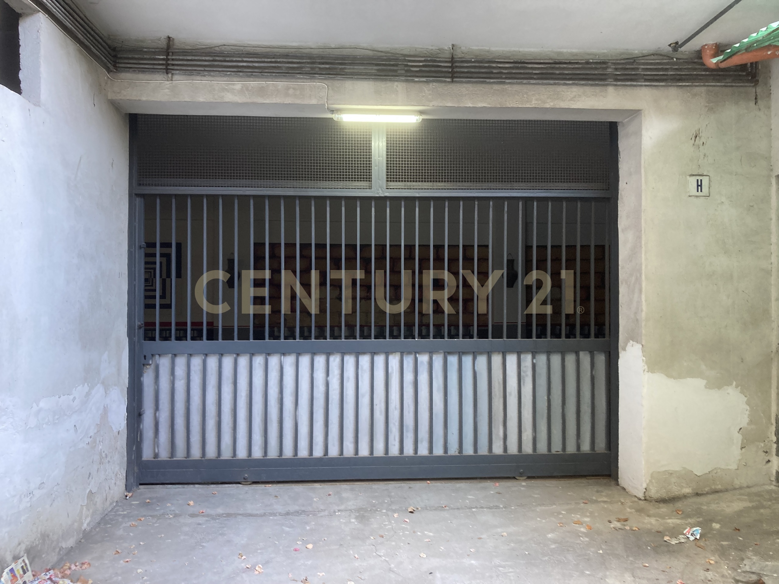 Box/Garage 215mq in vendita in via policastro 53, Catania