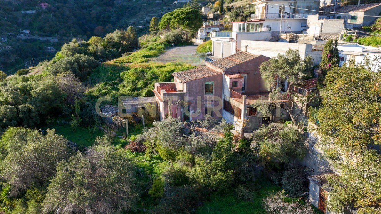 Rustico con giardino in contrada ziretto sn, Castelmola