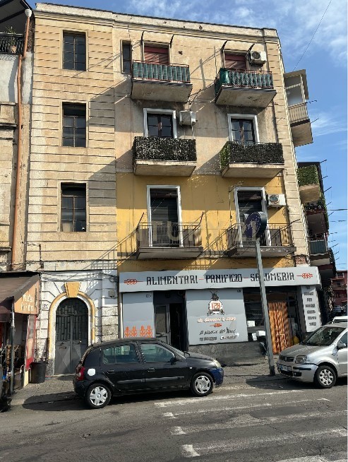 Quadrilocale con giardino in via della concordia 128, Catania