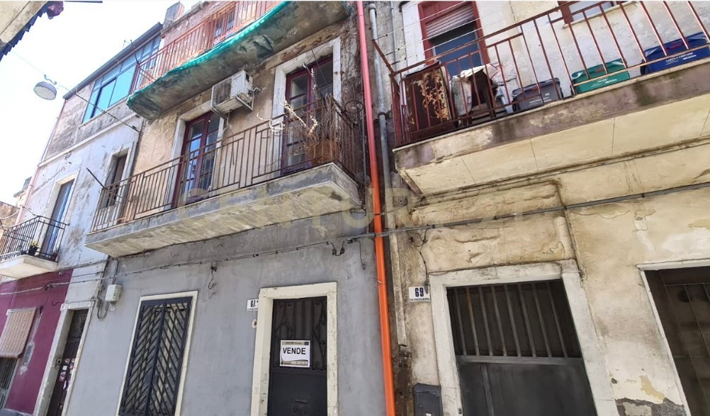 Bilocale da ristrutturare in via vinciguerra 67, Catania