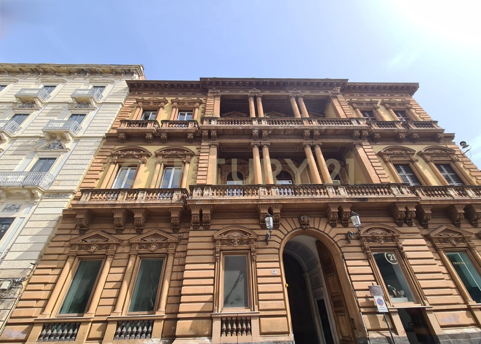 Stabile/Palazzo con terrazzo a Catania