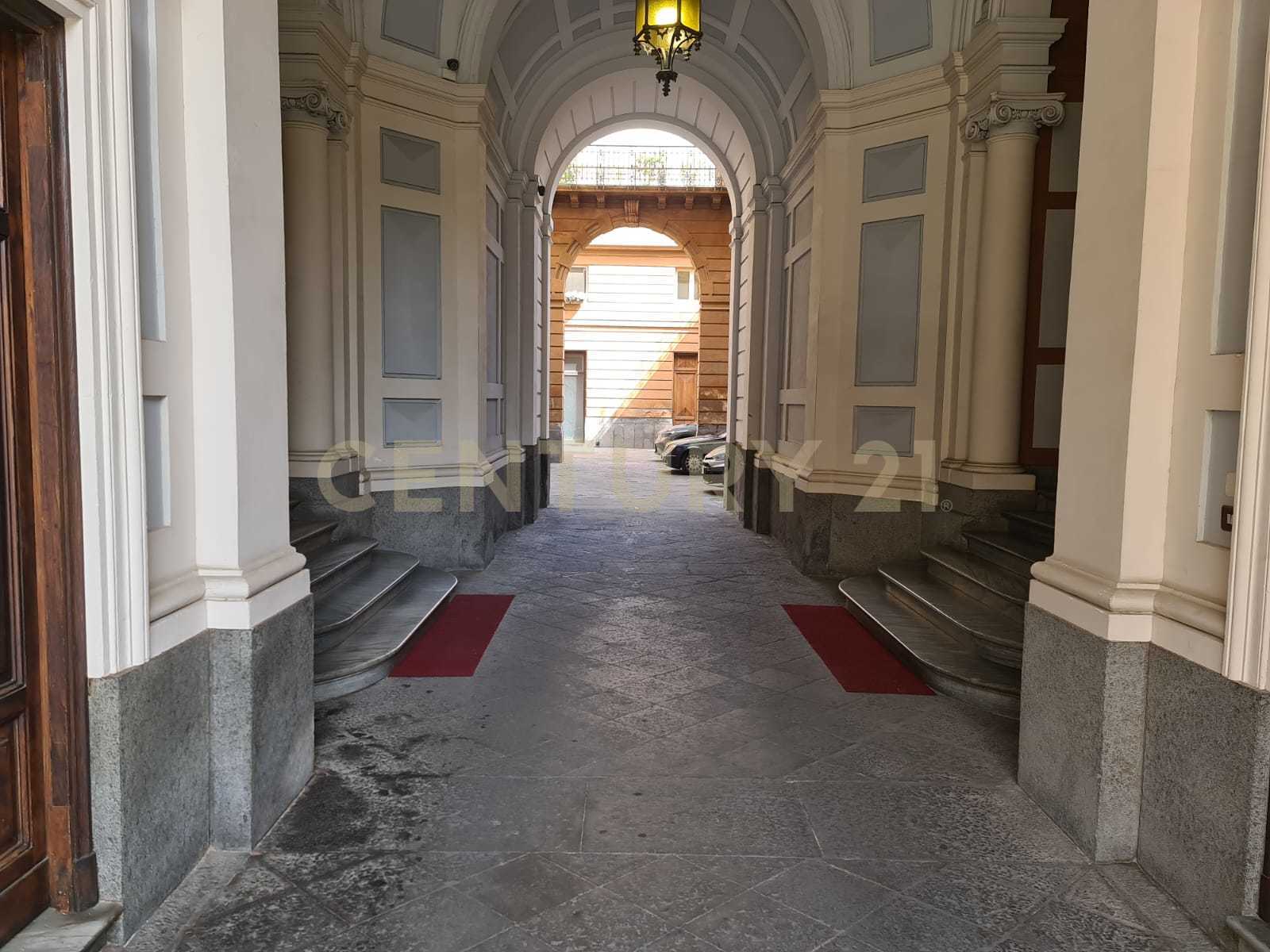 Stabile/Palazzo con terrazzo a Catania