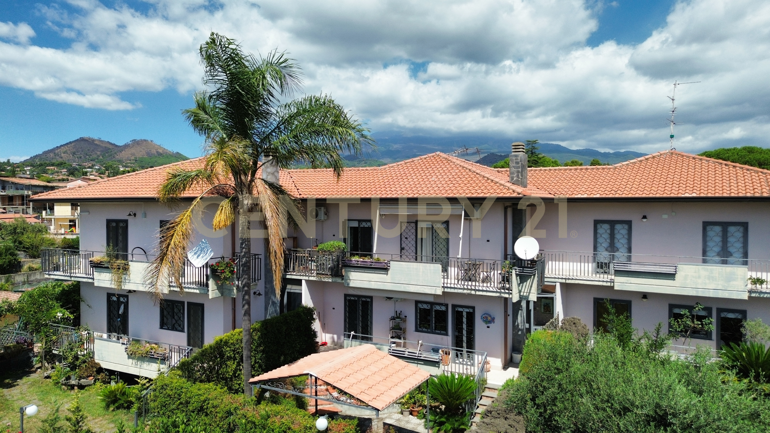 Villa con giardino in via del bosco 185, Mascalucia