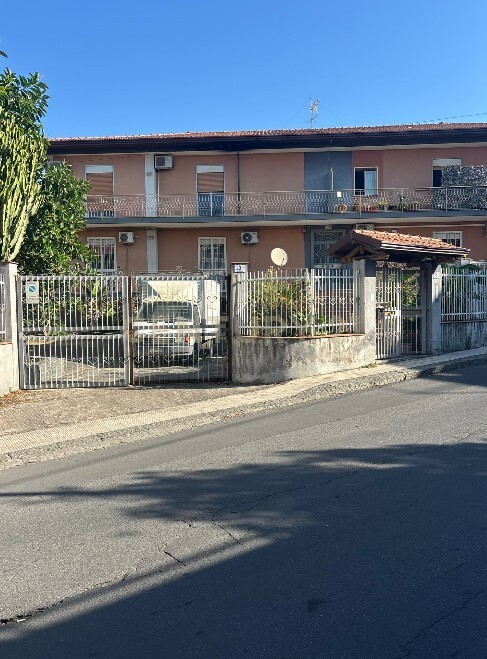 Appartamento con giardino in via siracusa 188, Motta Sant'Anastasia