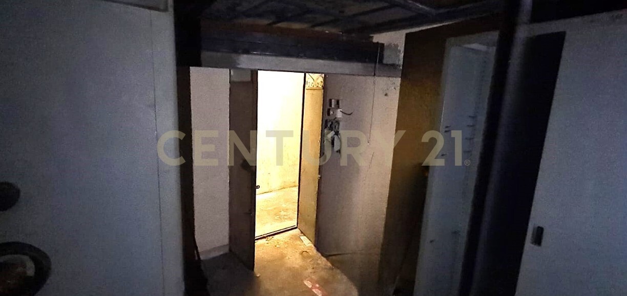 Box/Garage 65mq con box doppio in viale vittorio veneto 267, Catania