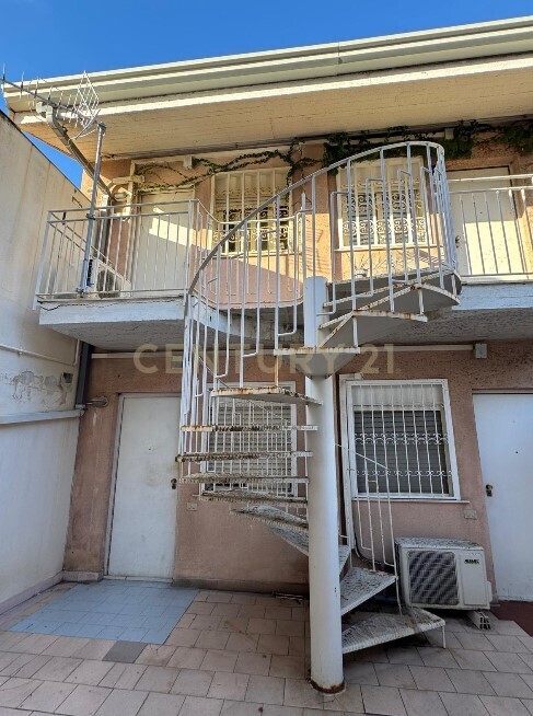 Appartamento da ristrutturare in via san giovanni li cuti 89, Catania