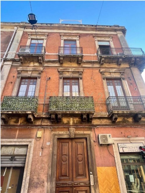 Quadrilocale in vendita in via s. nicol al borgo 33, Catania