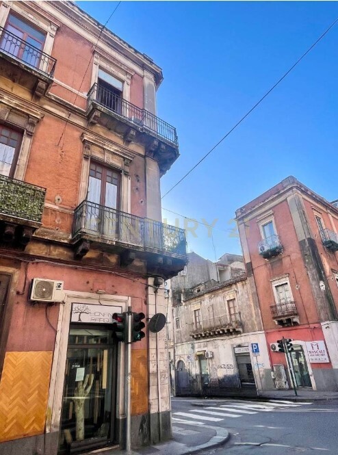 Quadrilocale in vendita in via s. nicol al borgo 33, Catania