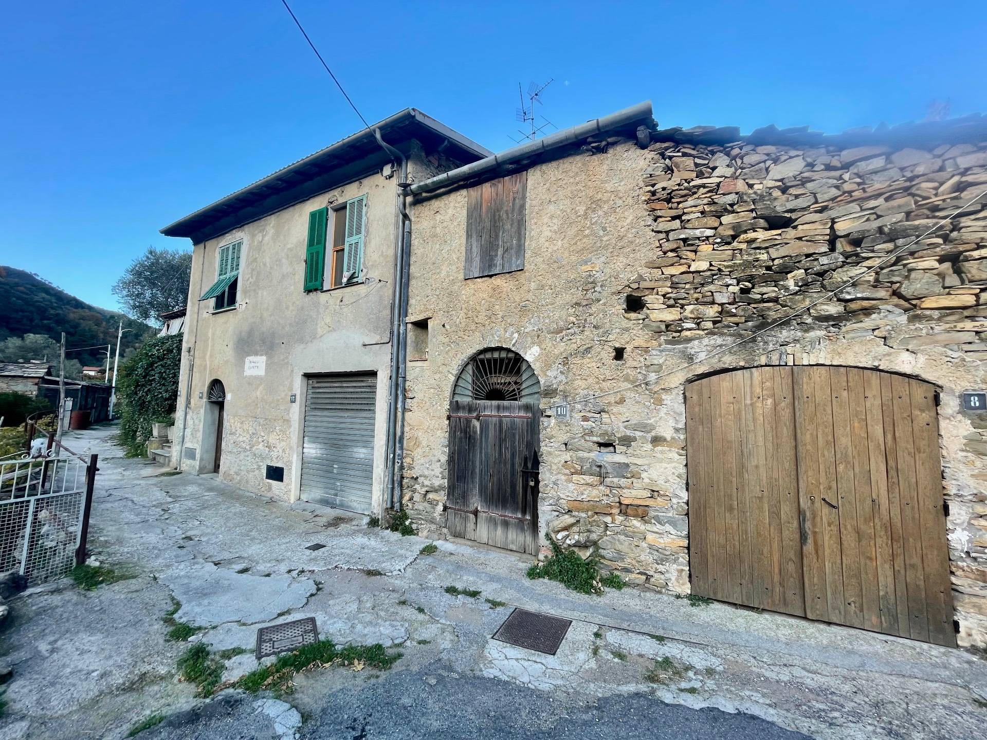 Villa in vendita a Montalto Carpasio