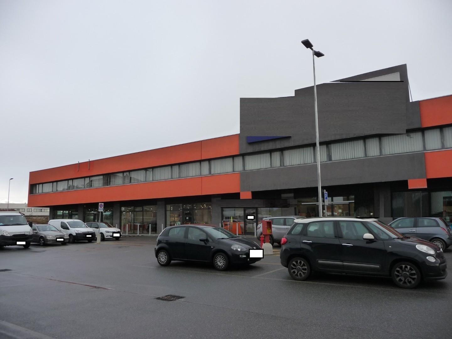 Locale commerciale in vendita a Caselle Torinese