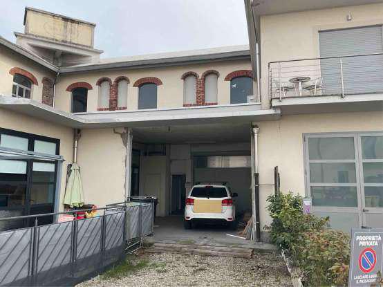 Capannone in vendita a Caselle Torinese