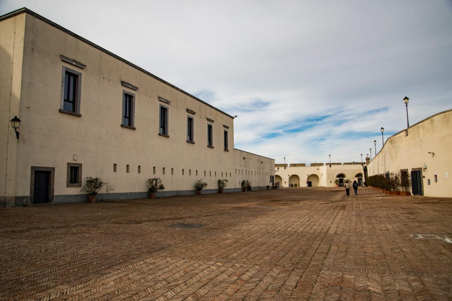 Stabile/Palazzo con terrazzi a Rivoli