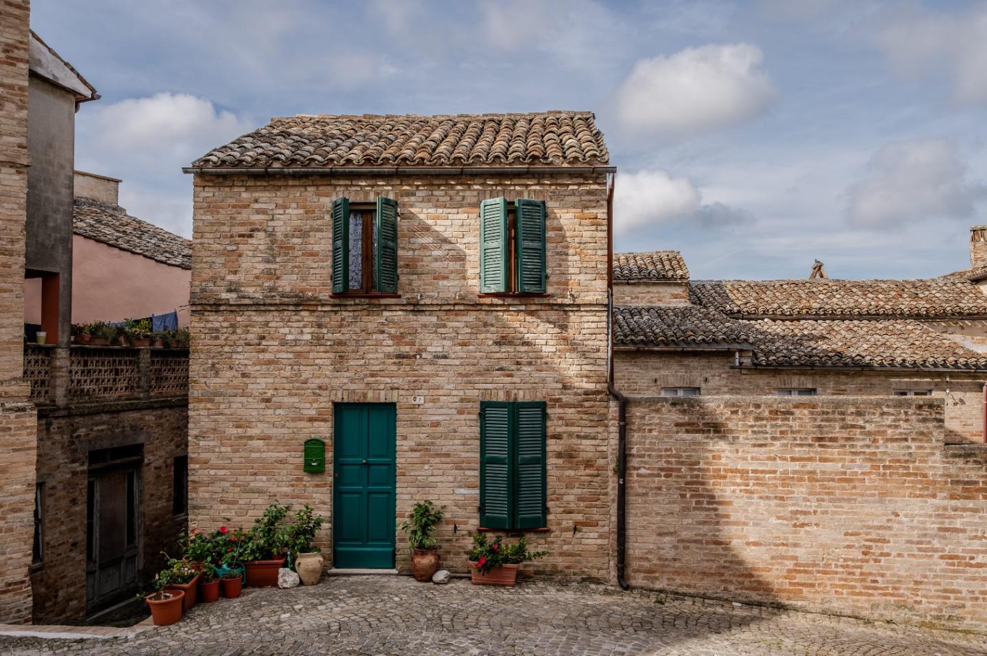 Casa indipendente da ristrutturare a Strambino