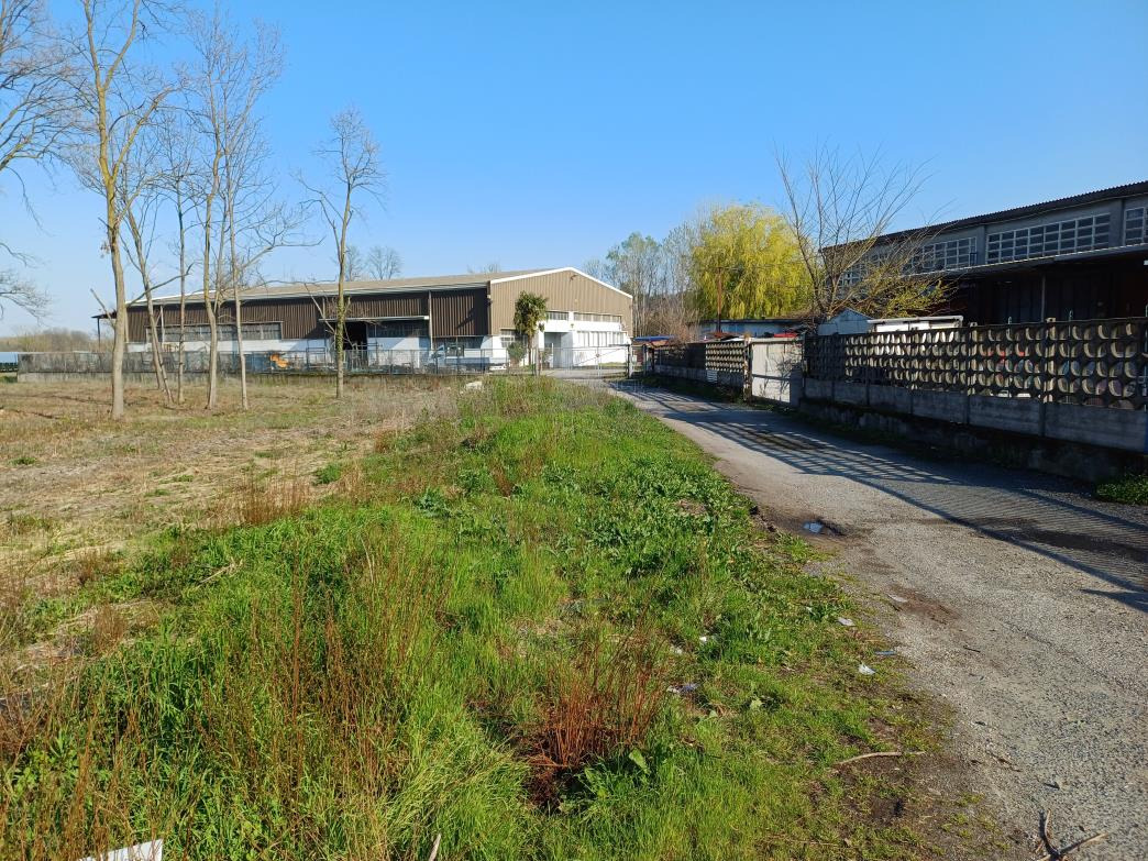 Capannone in vendita a Rosta