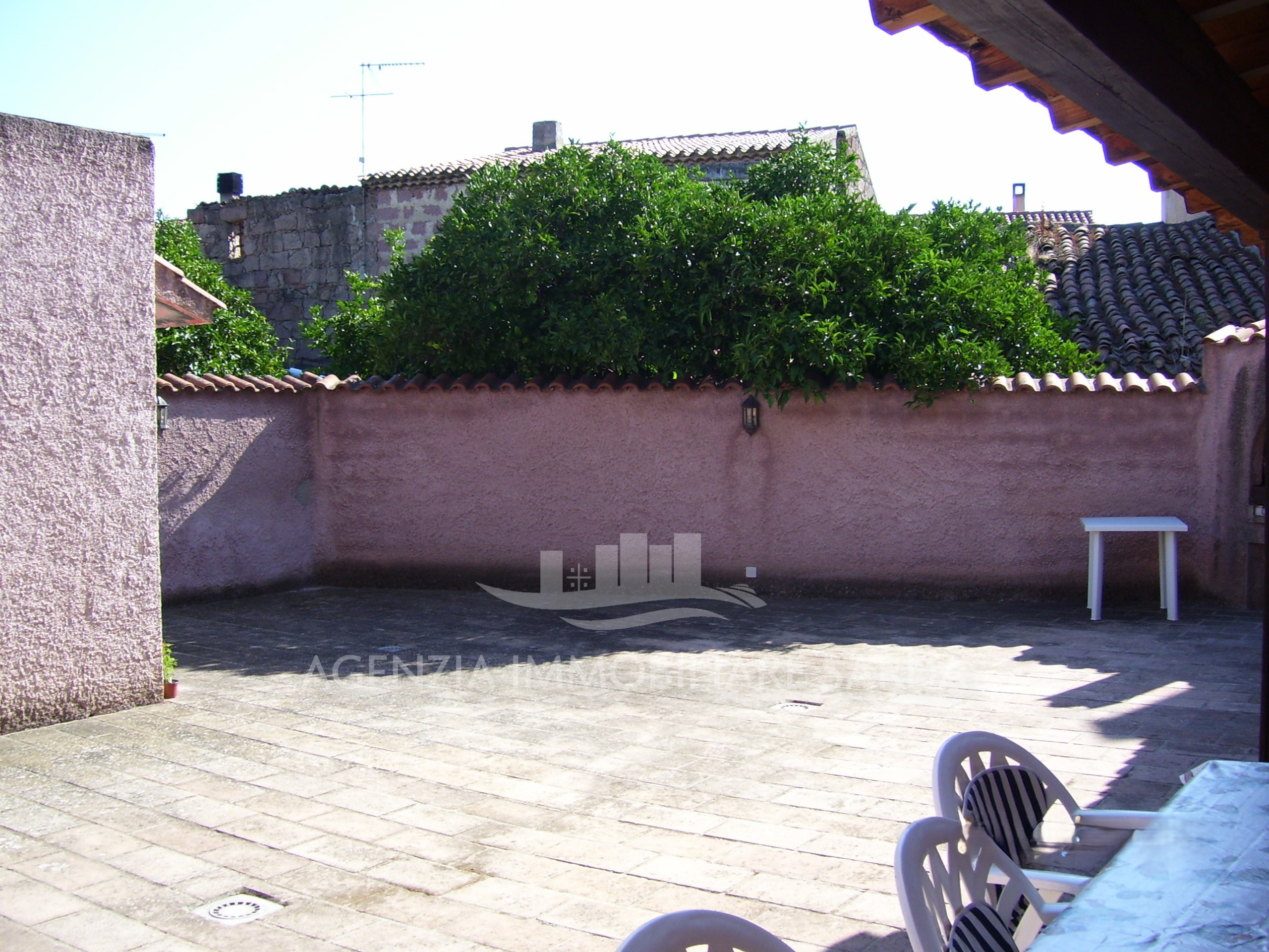 Casa indipendente con box in via romana, Fordongianus