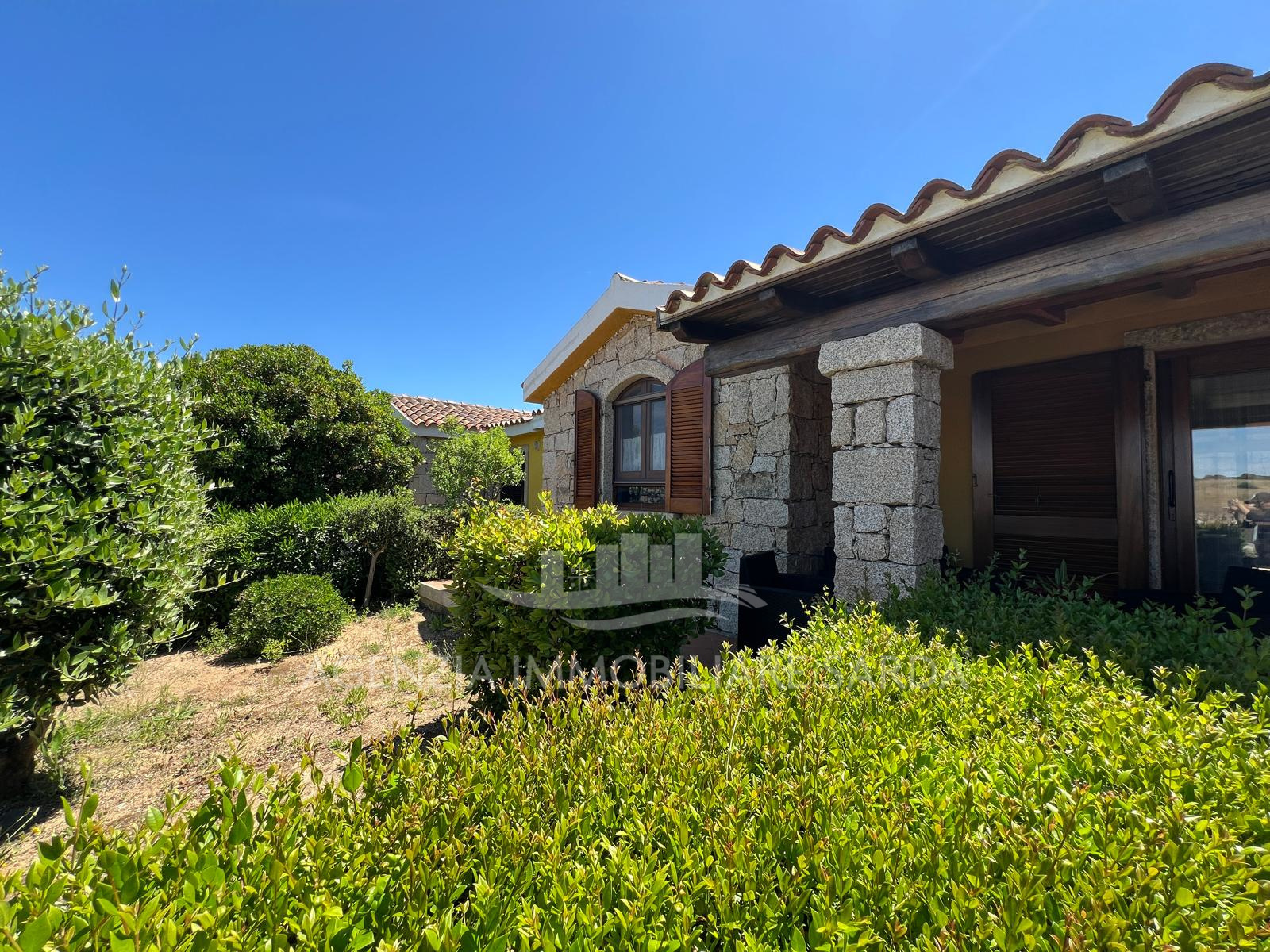 Casa indipendente con giardino in via del leccio, Aglientu
