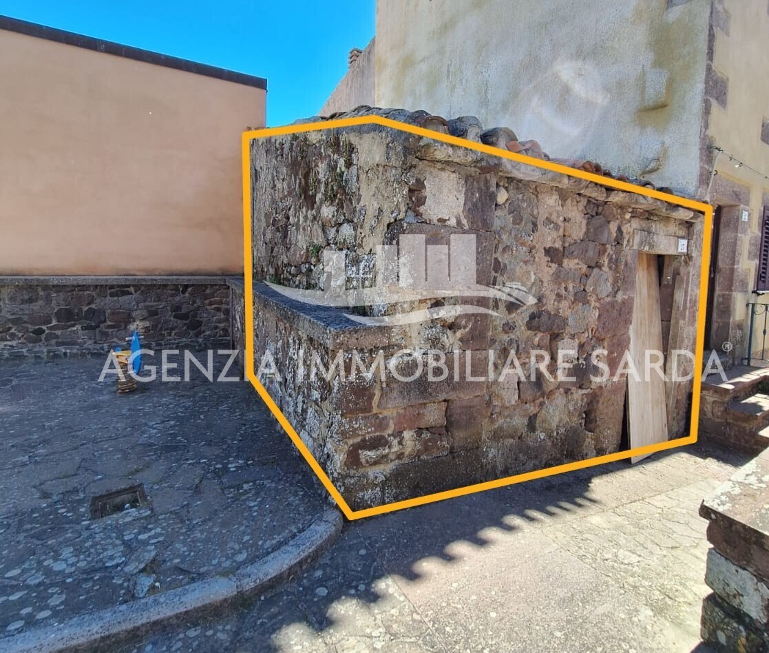 Magazzino da ristrutturare a Villanova Monteleone