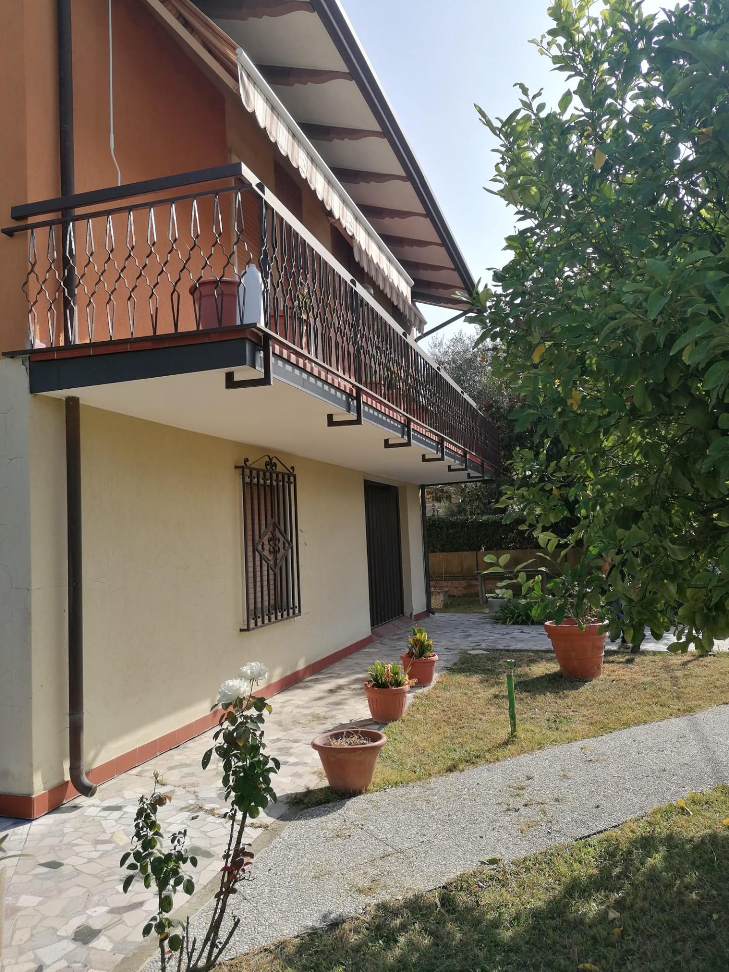 Casa indipendente con giardino, Carrara avenza