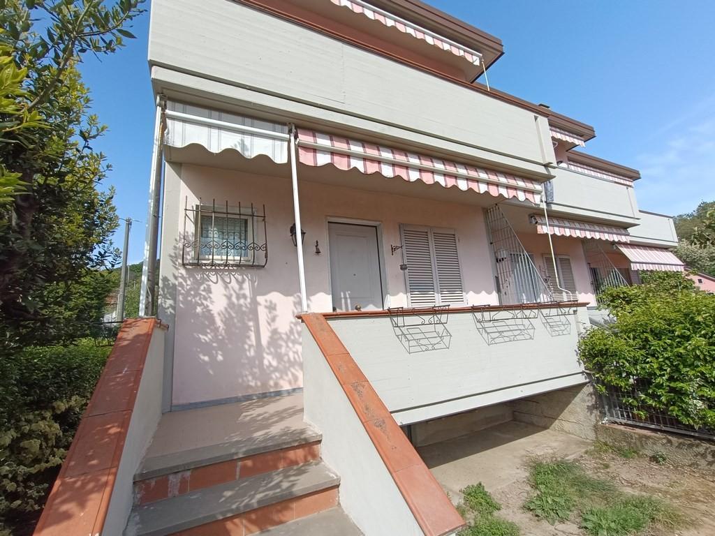 Villa Trifamiliari con giardino, Sarzana la bradia