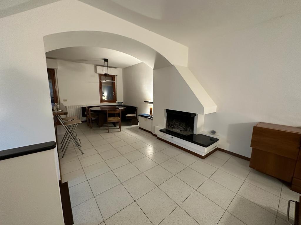 Villa con giardino a Ortonovo