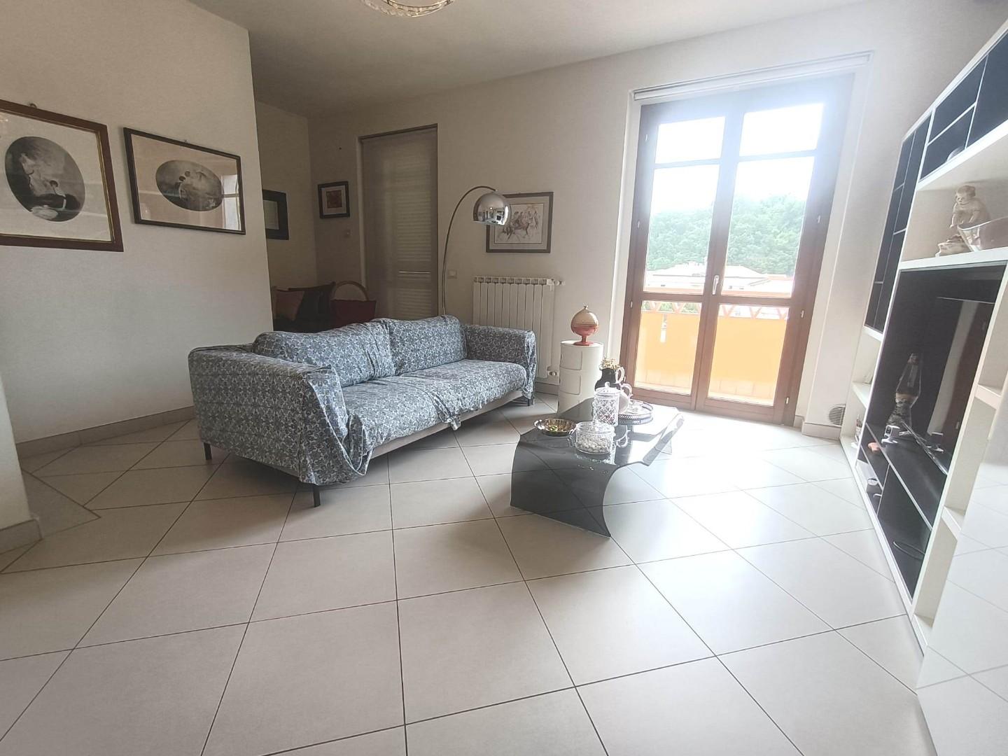 Quadrilocale con terrazzi, Carrara fossola