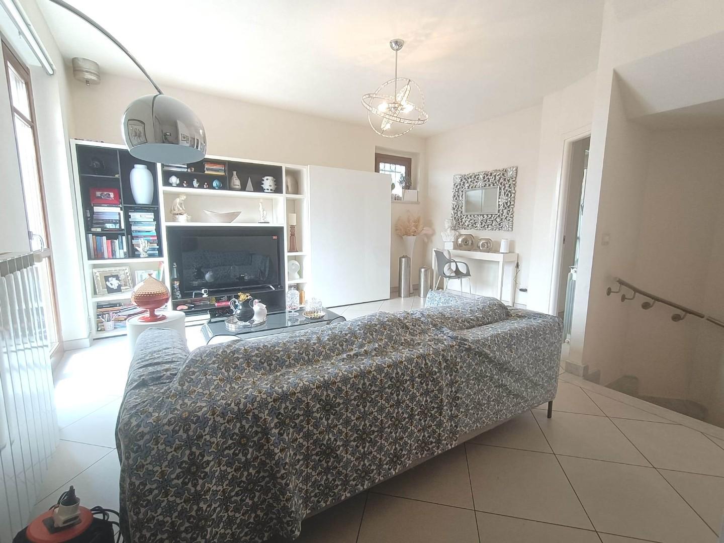 Quadrilocale con terrazzi, Carrara fossola