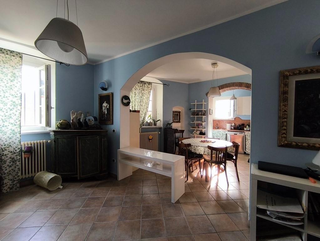 Casa indipendente con giardino, Carrara fossola