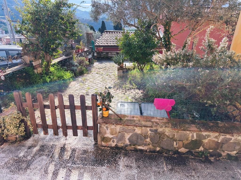 Casa indipendente con giardino, Carrara fossola