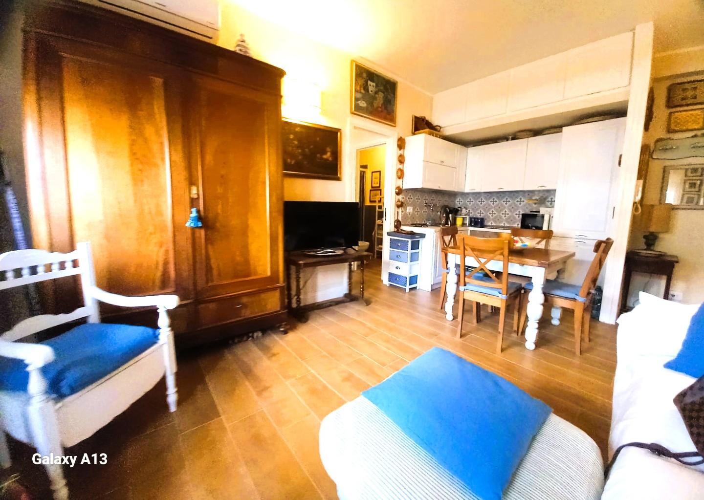 Bilocale con terrazzo, Carrara marina di