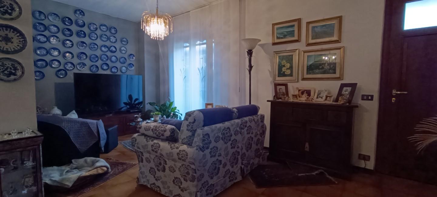 Villa con giardino, Carrara avenza