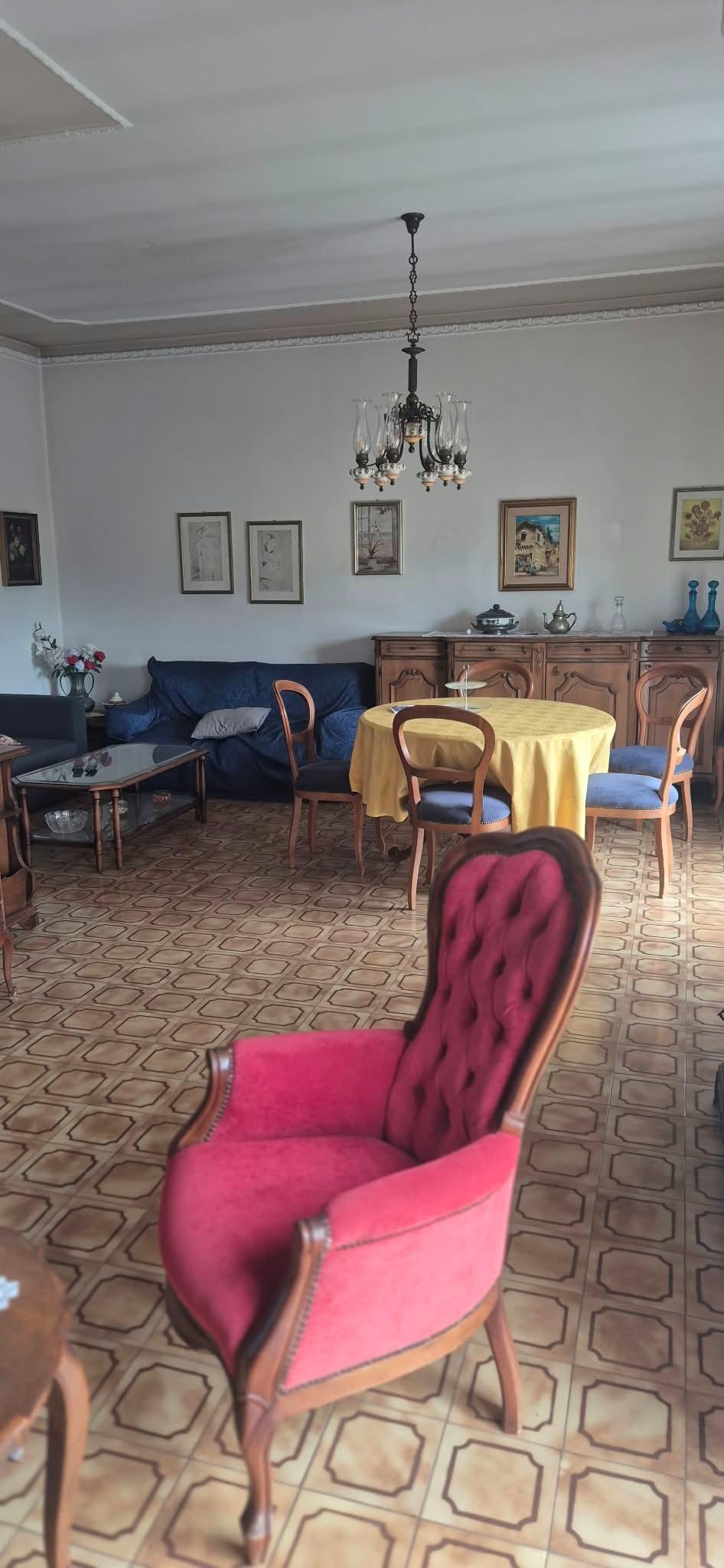 Villa Bifamiliare con giardino, Carrara avenza