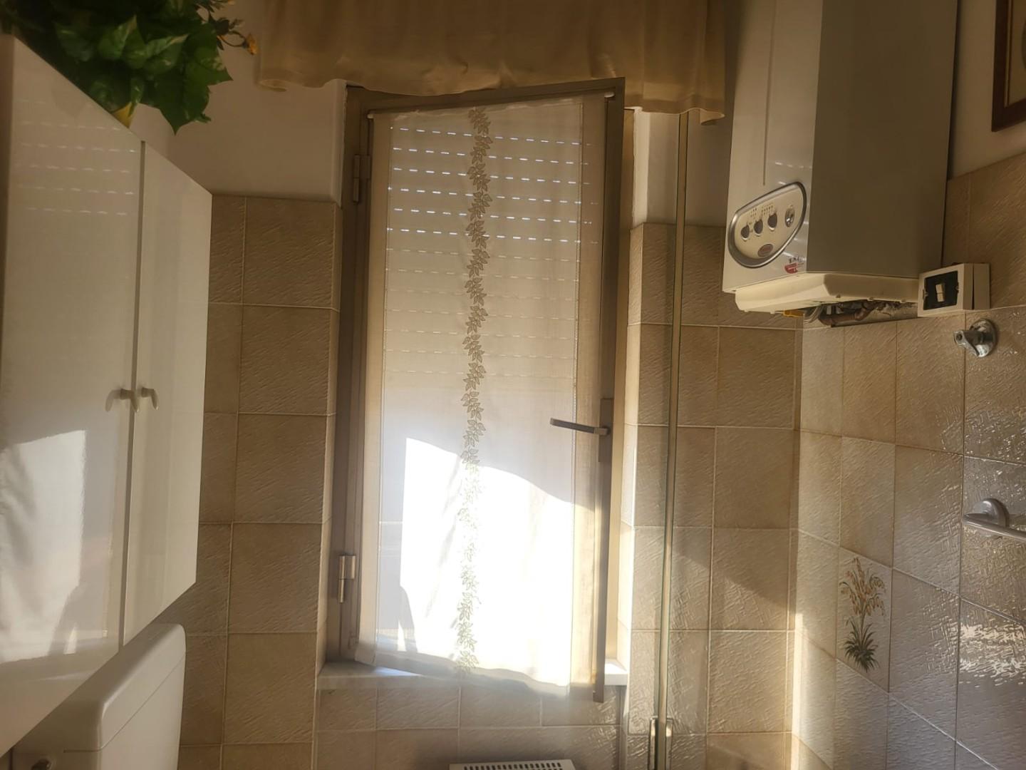 Bilocale con terrazzo, Carrara marina di