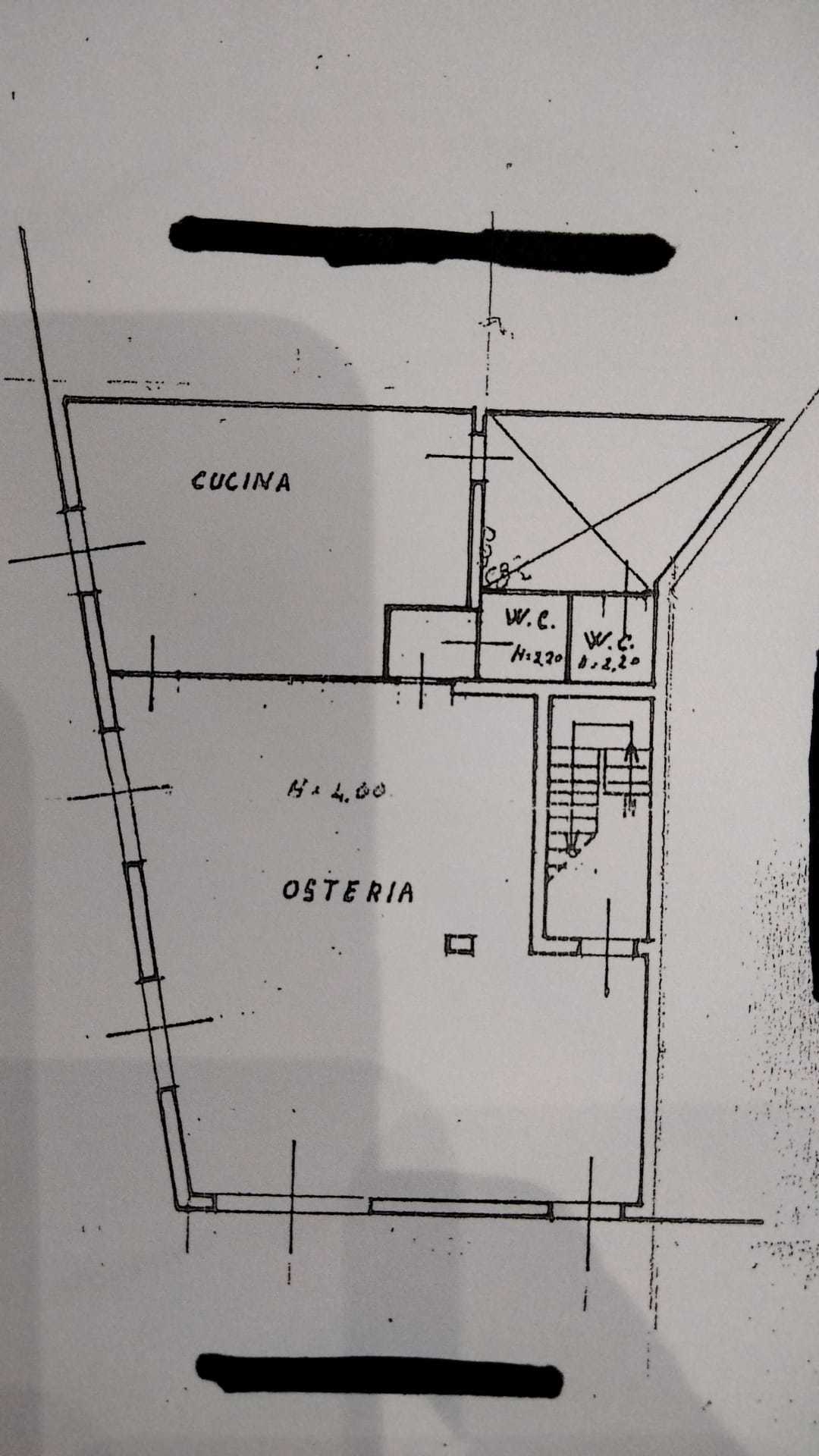 Locale commerciale con terrazzo a Priolo Gargallo