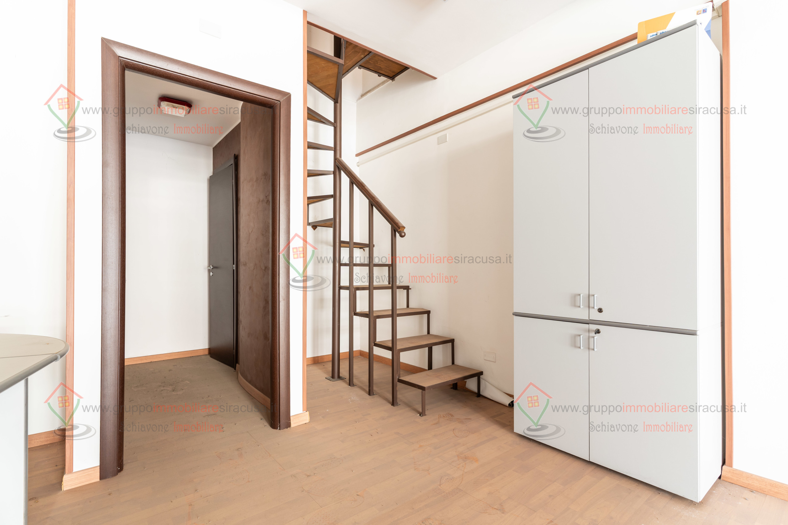 Locale commerciale ristrutturata, Siracusa adda gelone timoleonte