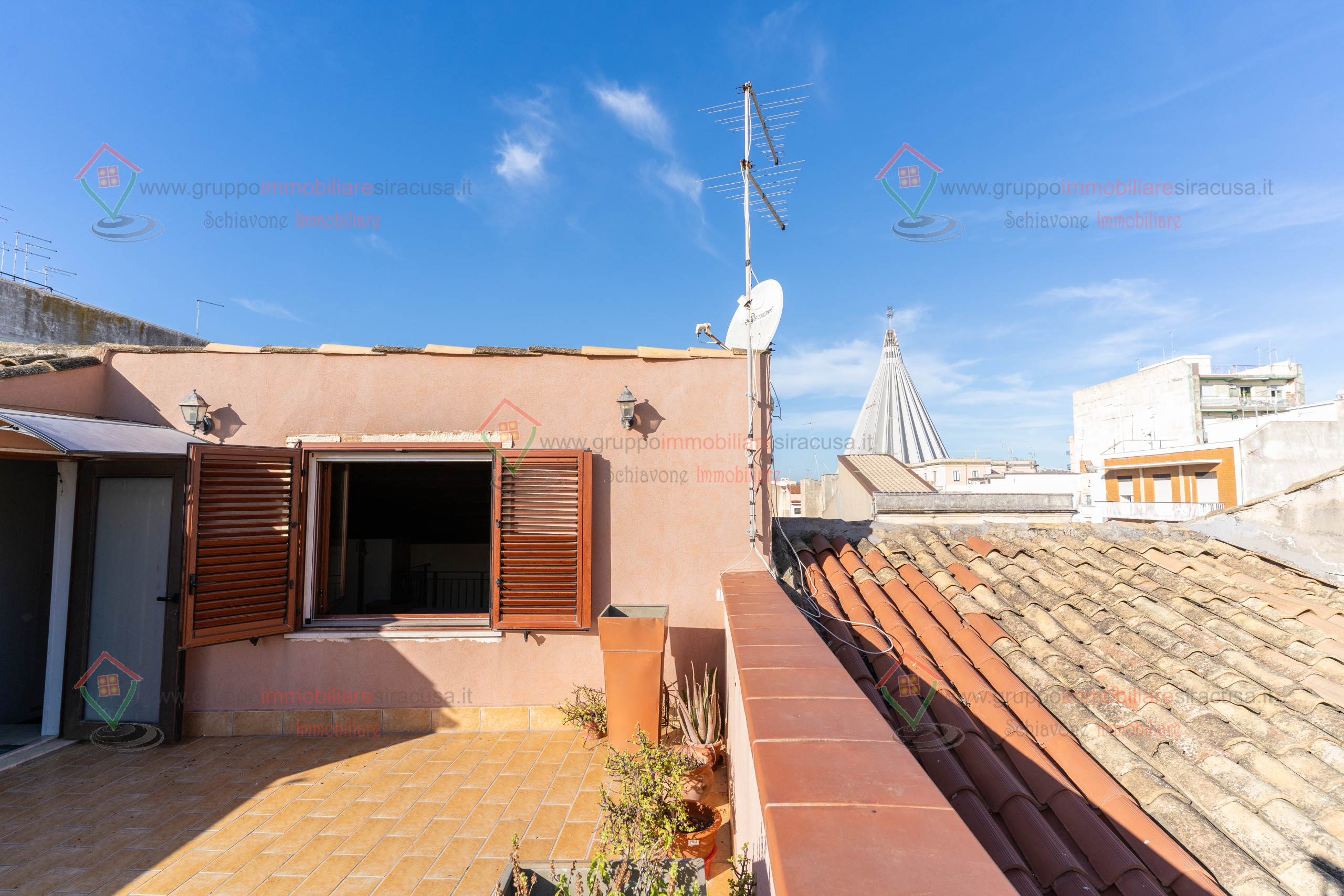 Casa indipendente con terrazzo, Siracusa adda gelone timoleonte