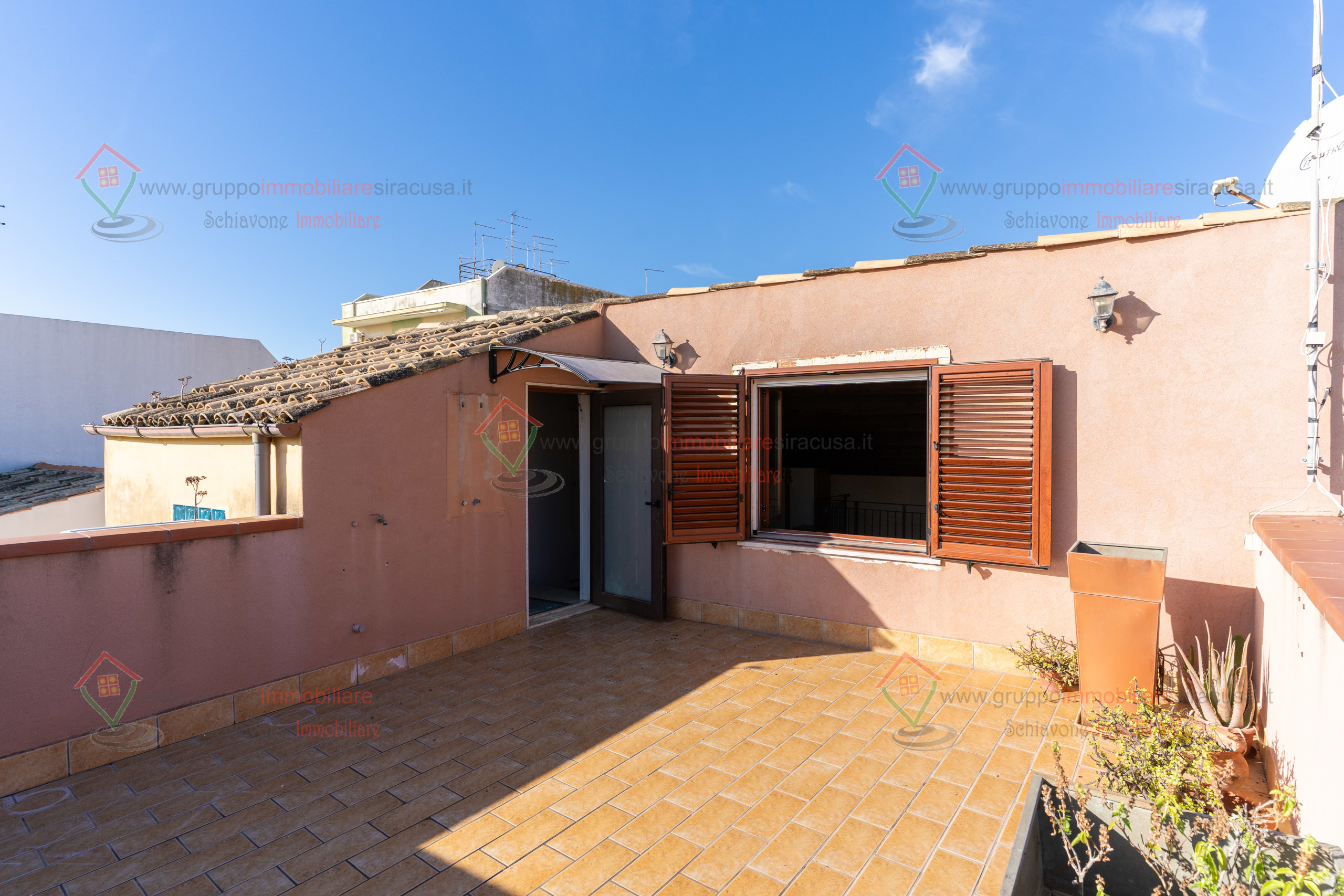 Casa indipendente con terrazzo, Siracusa adda gelone timoleonte