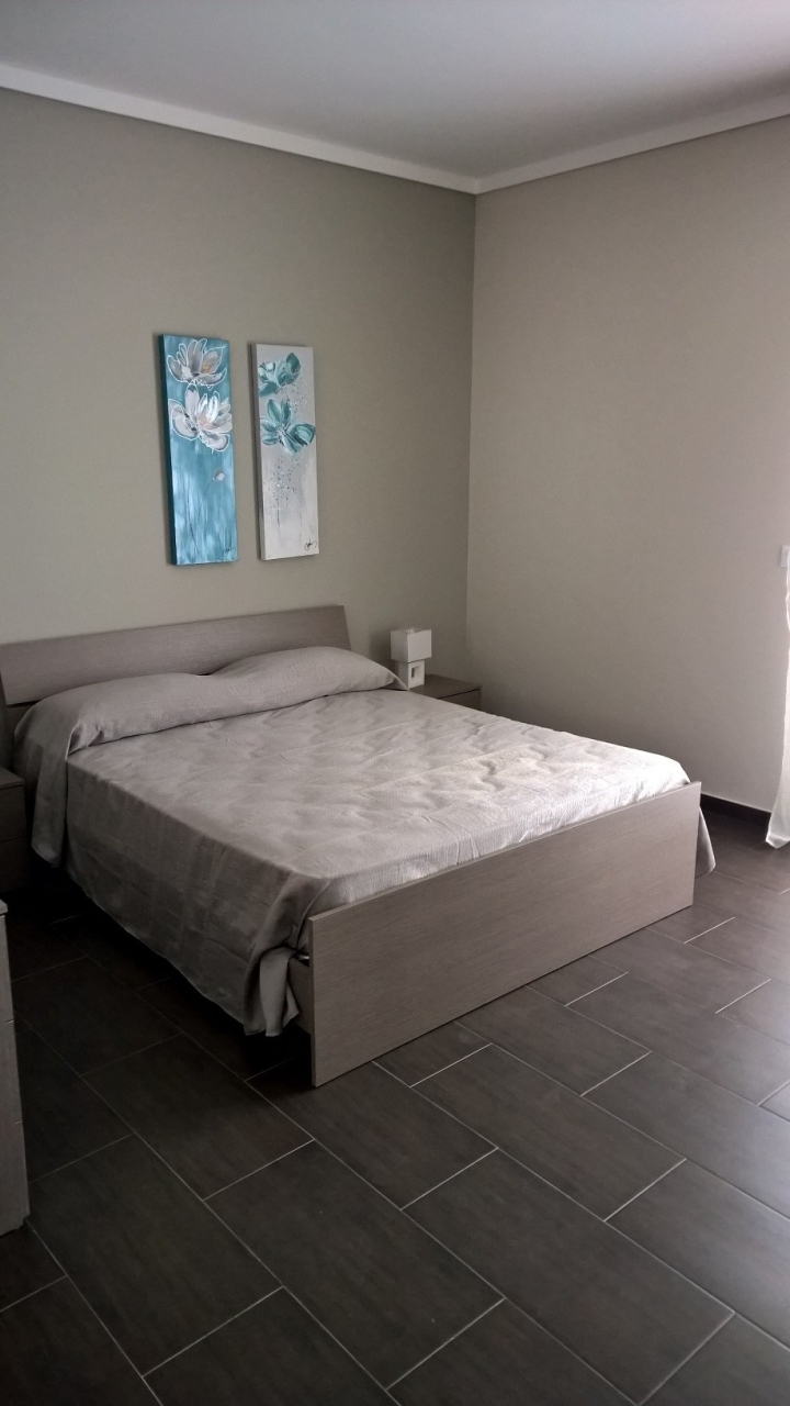 Bilocale nuovo, Siracusa tisia tica zecchino