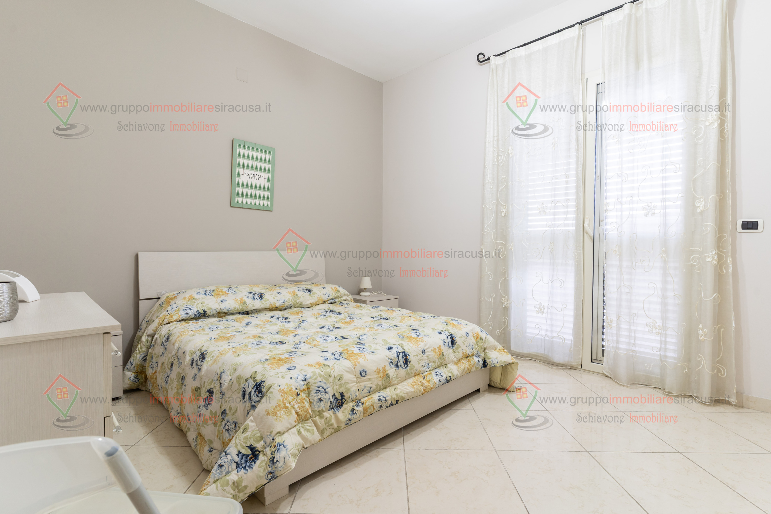 Bilocale nuovo, Siracusa tisia tica zecchino