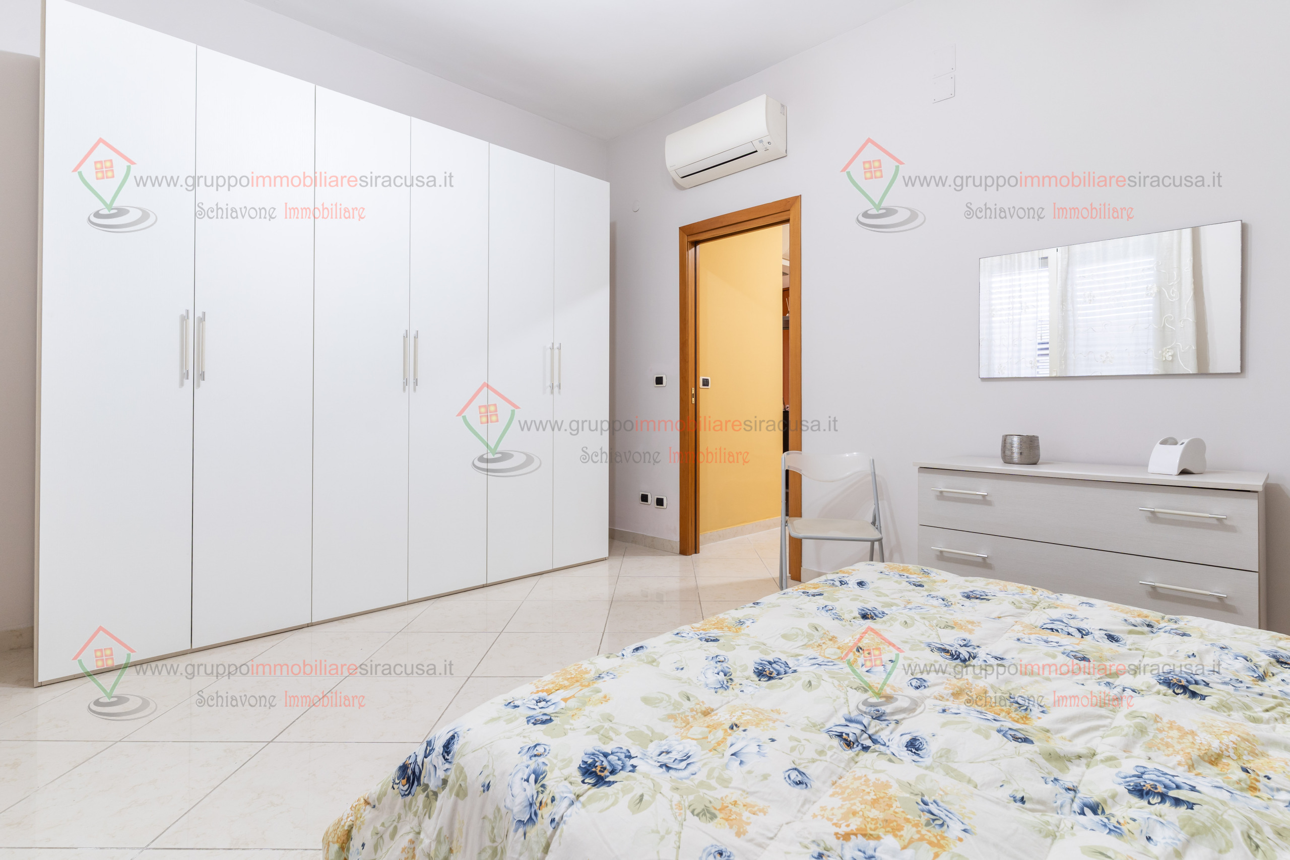 Bilocale nuovo, Siracusa tisia tica zecchino