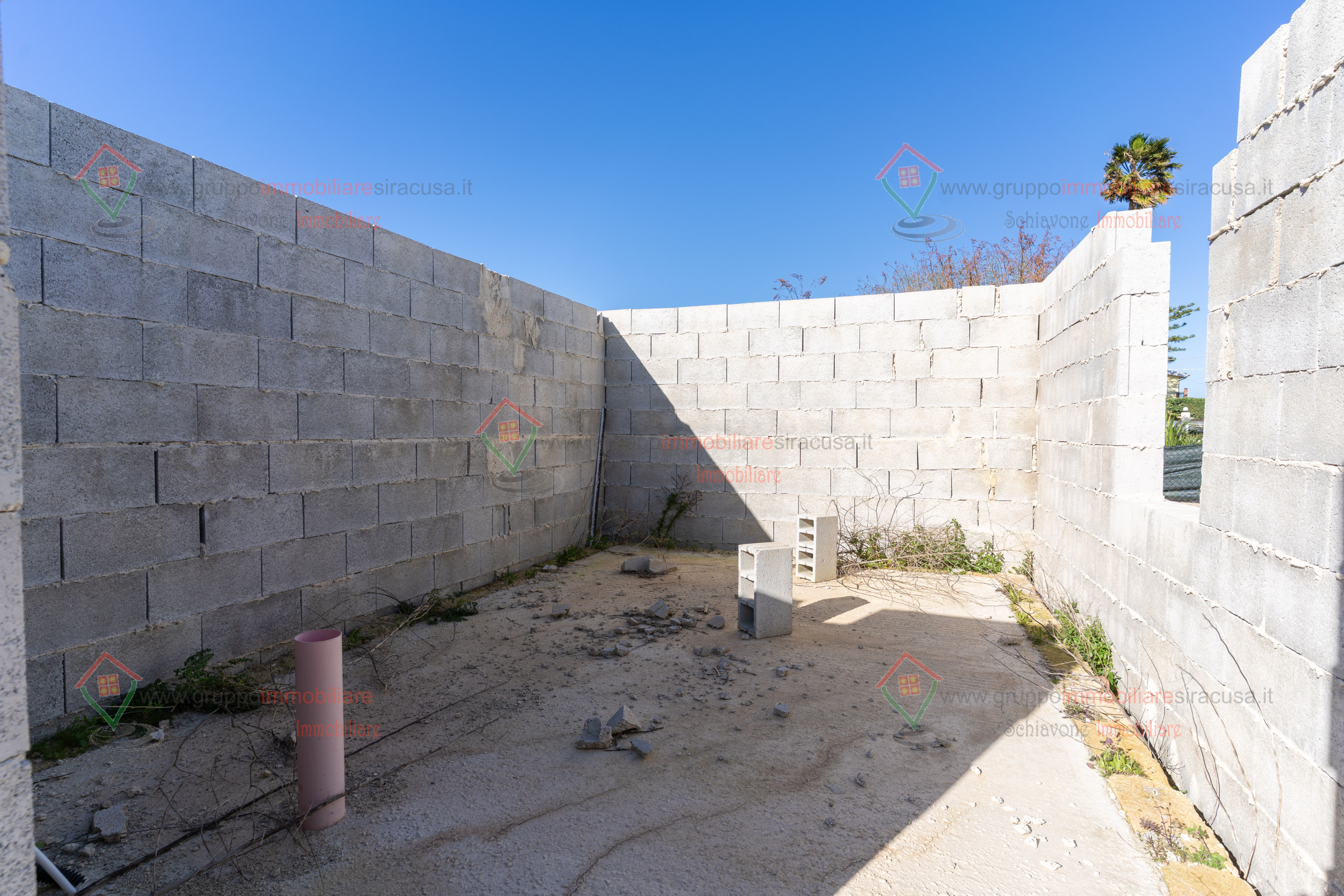 Box/Garage 15mq in vendita, Siracusa arenella-plemmirio