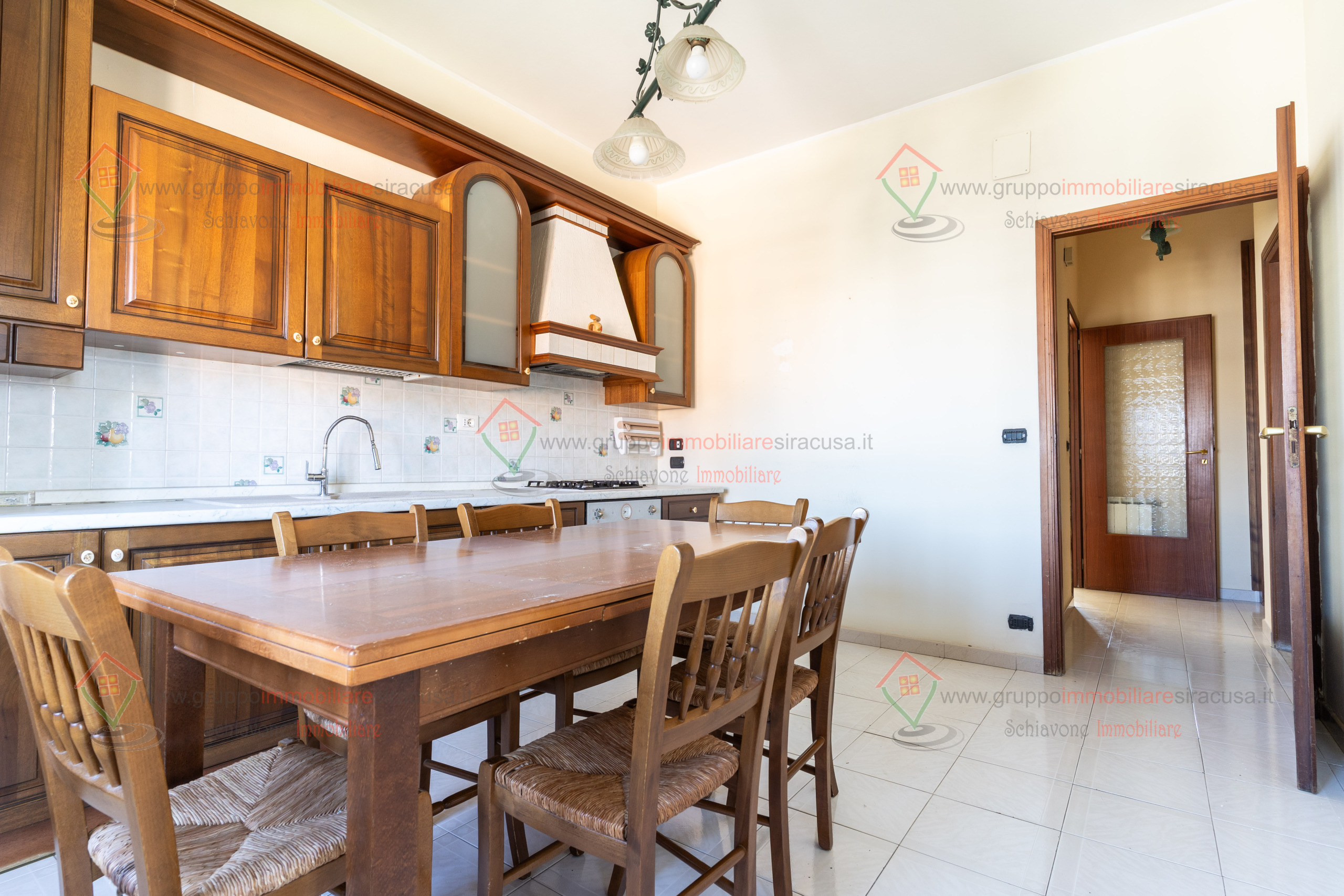 Quadrilocale in vendita, Siracusa pizzuta scala greca