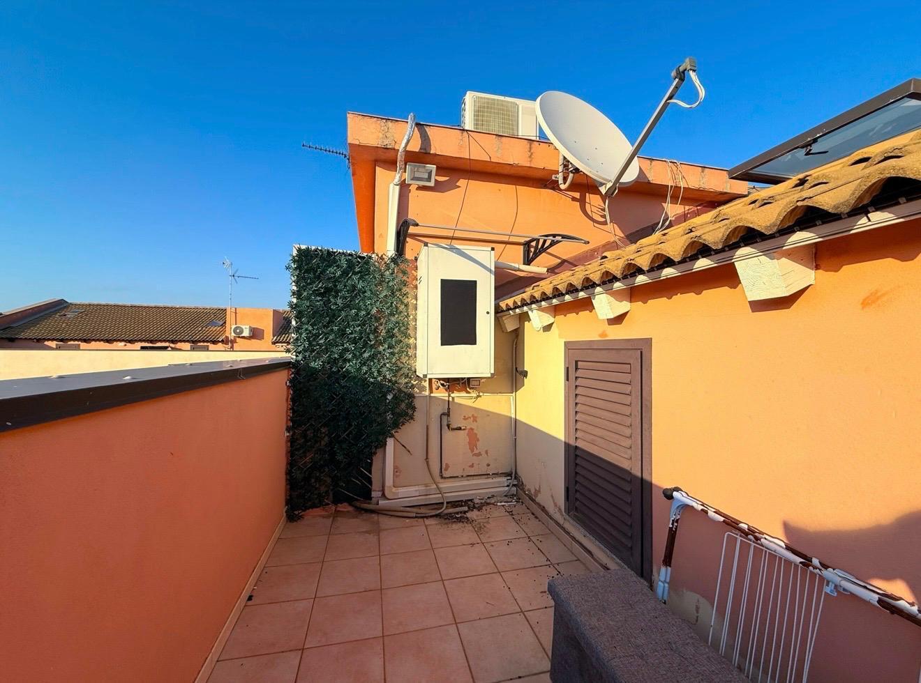 Bilocale con box a Floridia