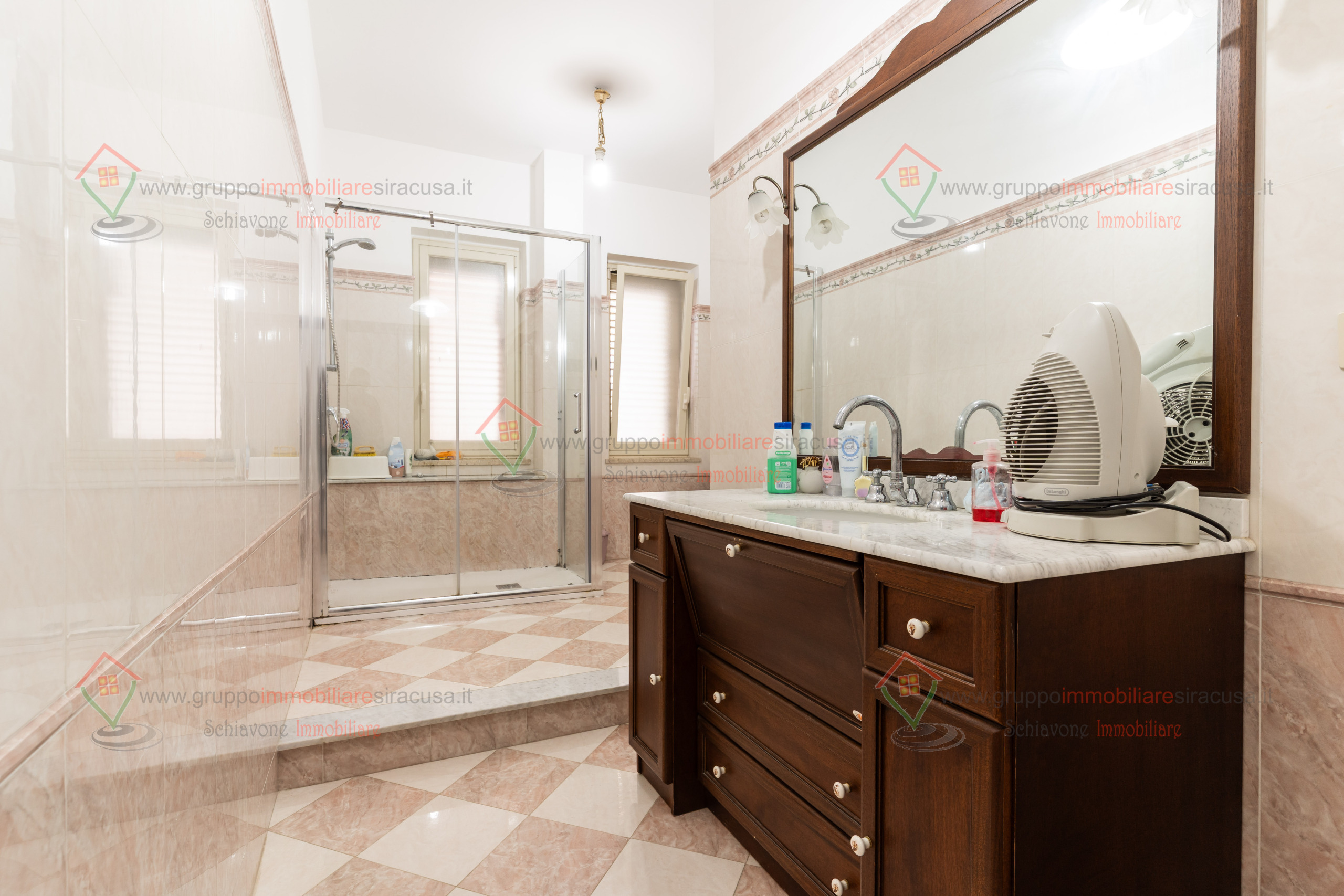 Appartamento ristrutturato, Siracusa pizzuta scala greca