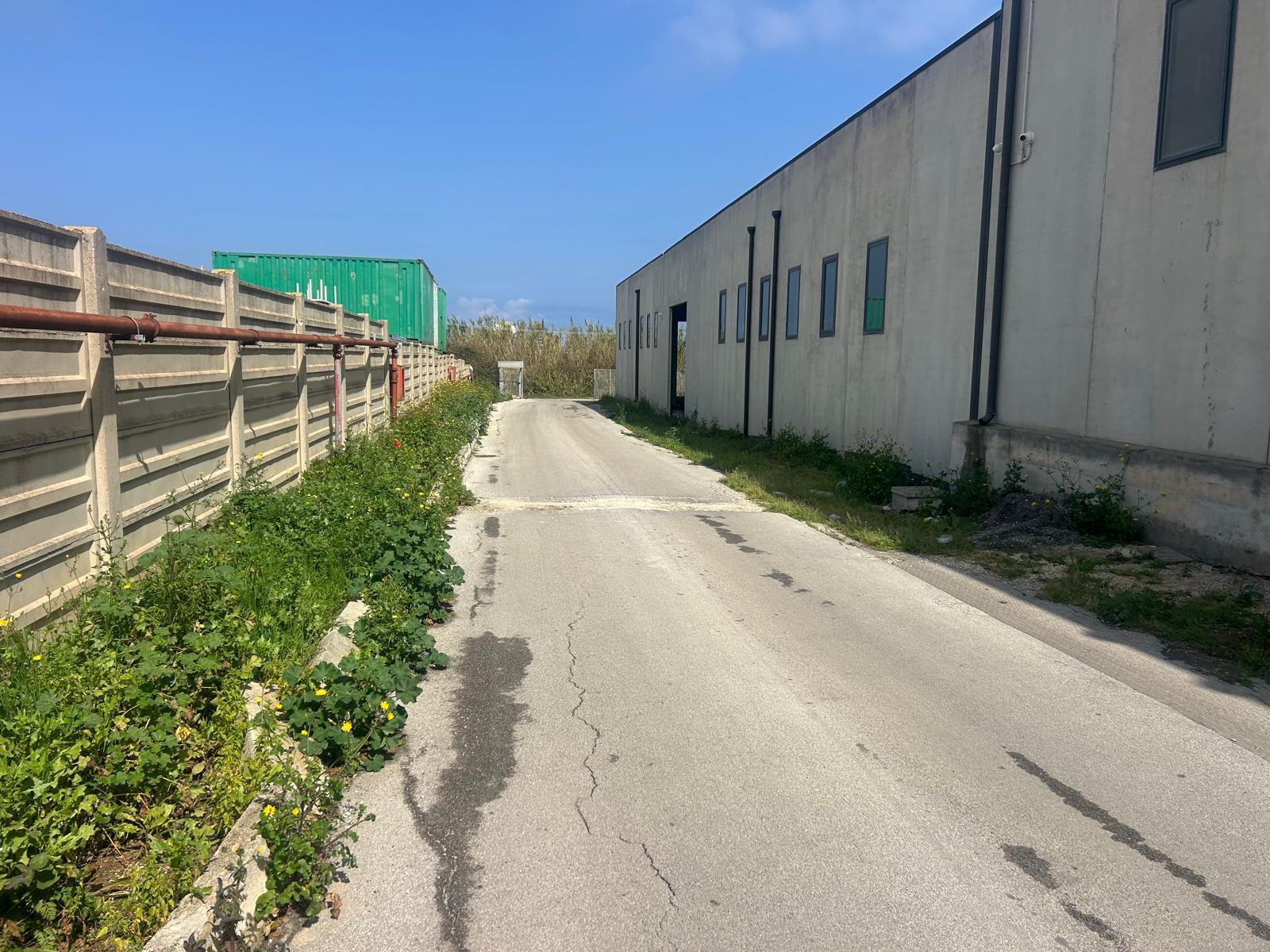 Capannone da ristrutturare, Siracusa targia