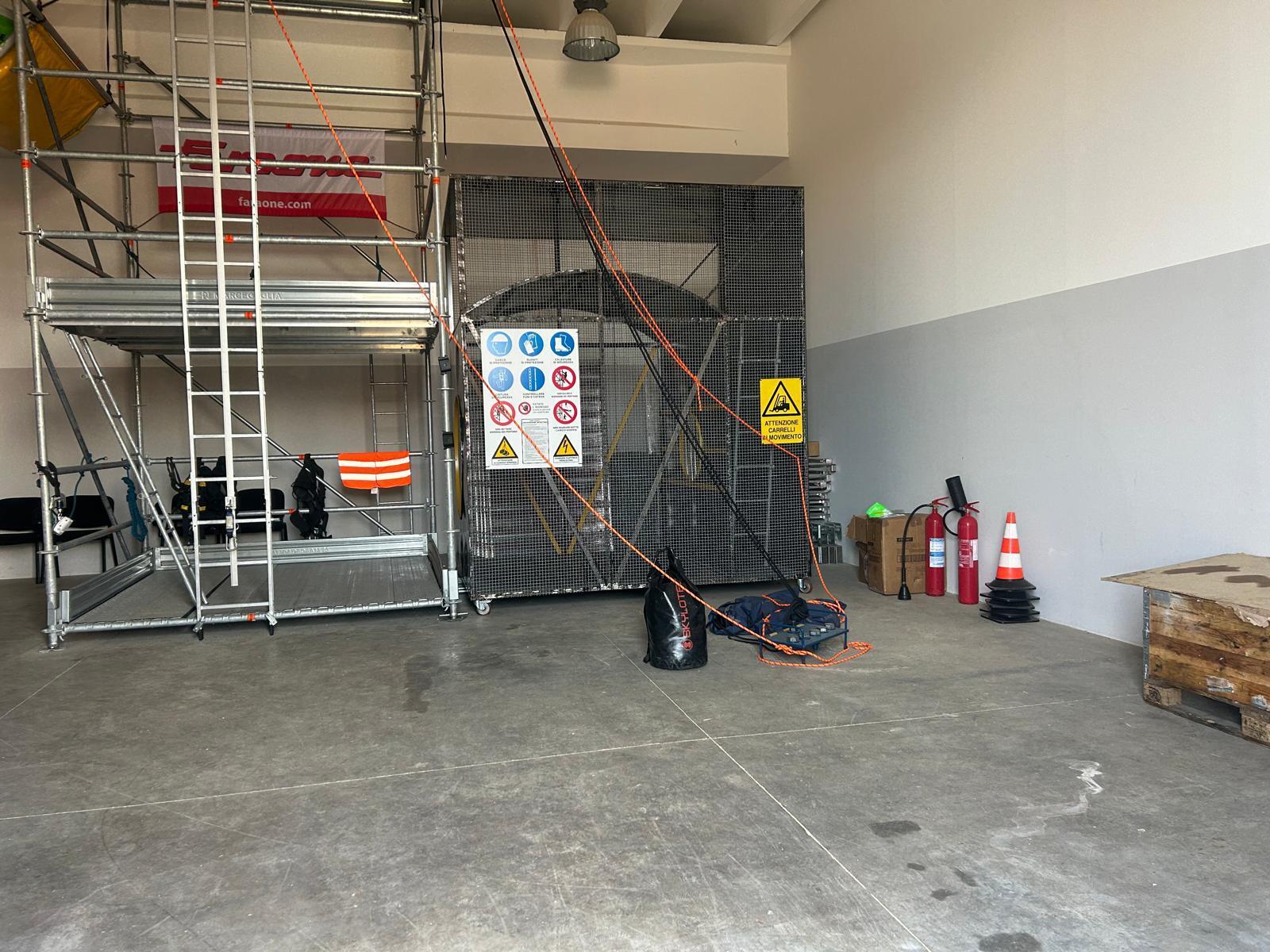 Capannone da ristrutturare, Siracusa targia