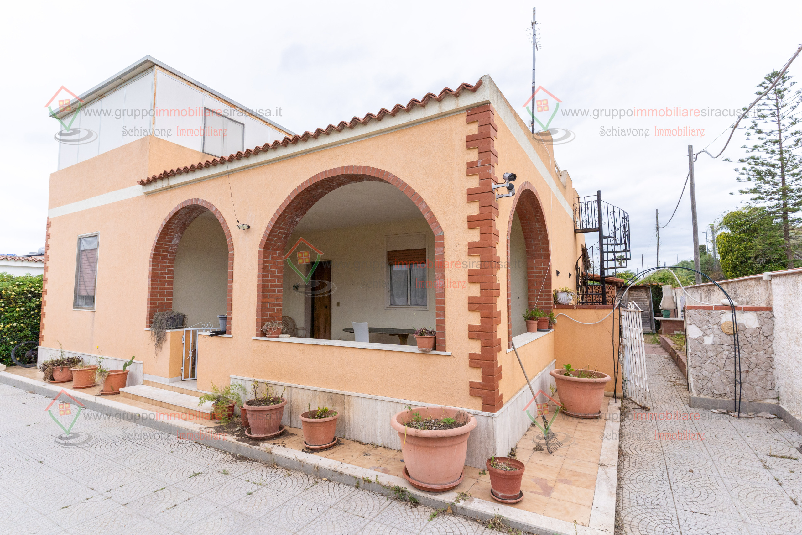 Casa indipendente con terrazzo, Siracusa fontane bianche