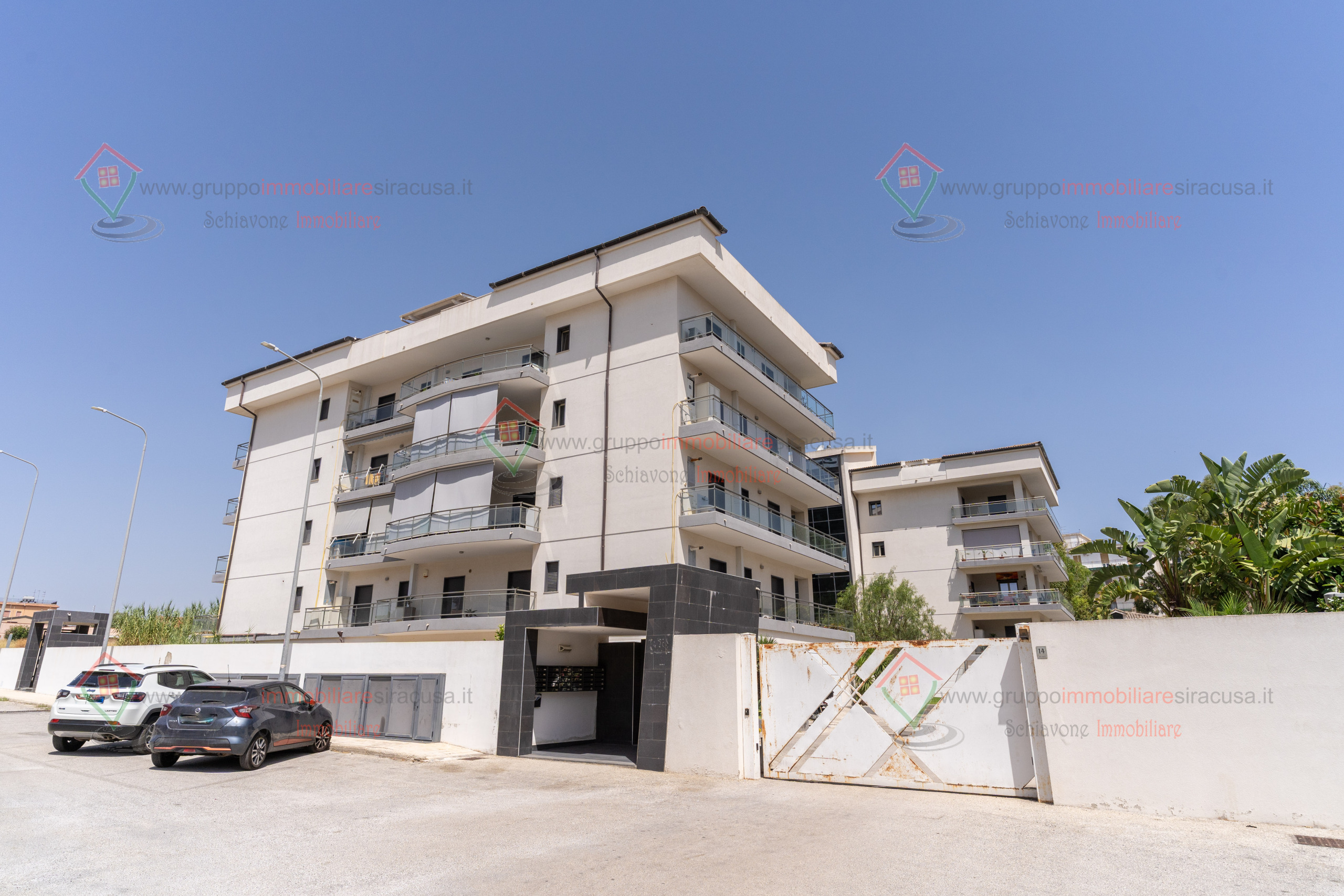 Mansarda con terrazzo, Siracusa pizzuta scala greca